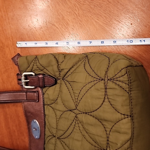 Fossil Key Per olive quilted Tote! BARELY USED CONDITION! - Picture 6 of 12